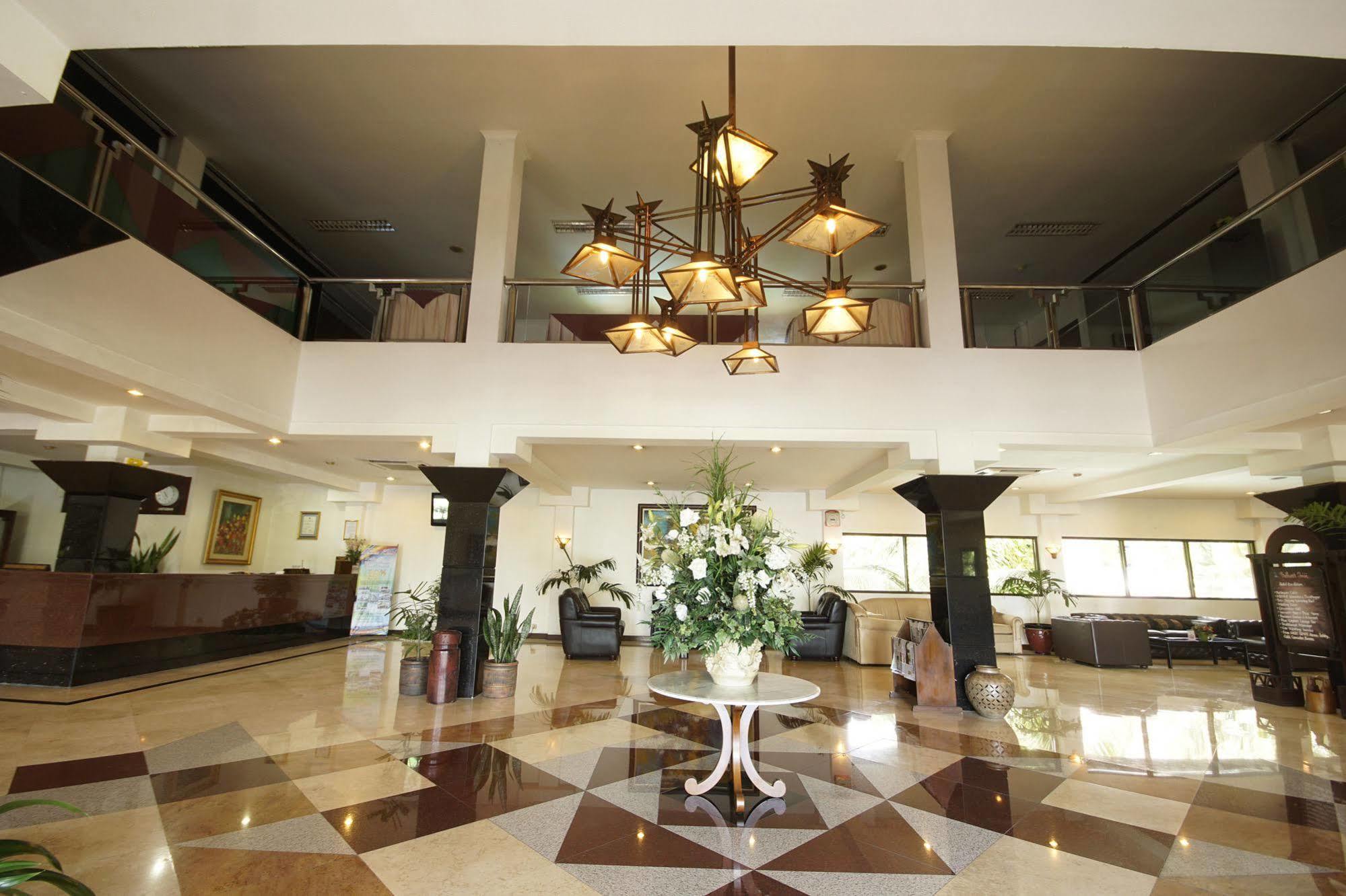 Bahari Inn Tegal Zewnętrze zdjęcie