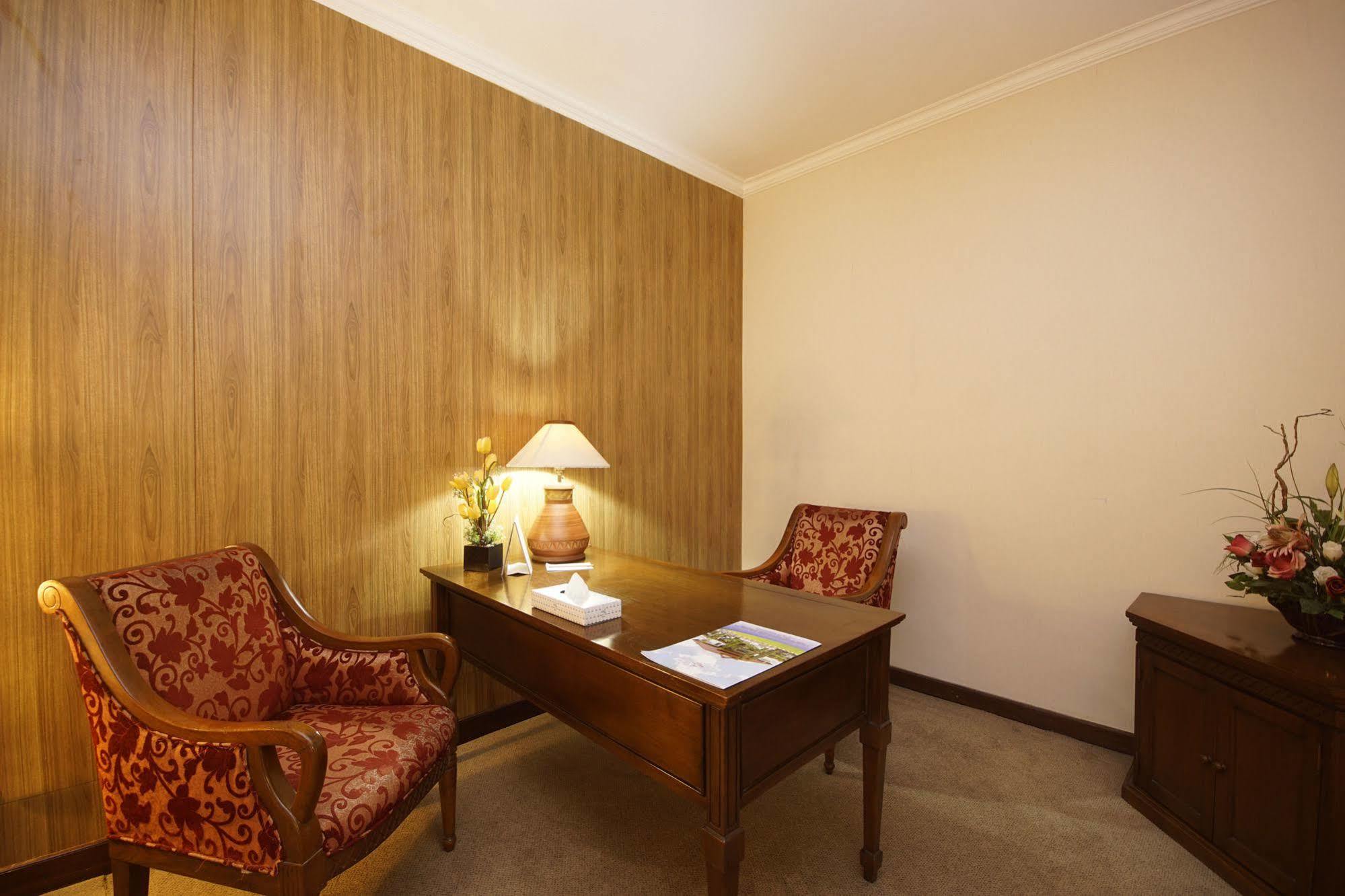 Bahari Inn Tegal Zewnętrze zdjęcie